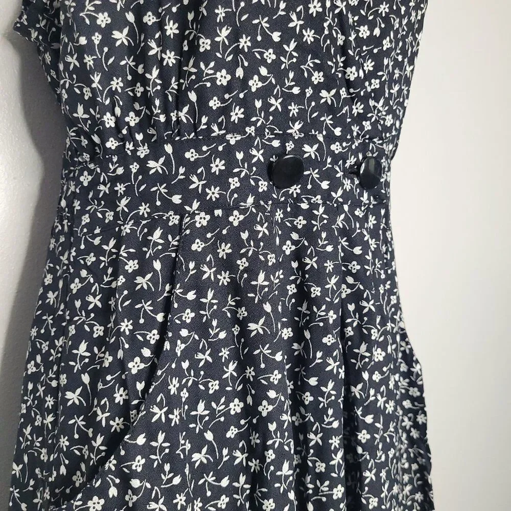 Vintage 80s 90s black white ditsy floral moody midi dress size 8 pockets